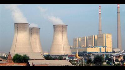 Farmers have alleged that most people in the vicinity of the Panipat thermal plant are suffering from skin, eye and respiratory problems. (HT File)