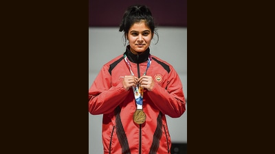 Manu Bhaker of India shows her Gold medal after competing at the Youth Olympic Games 2018 in Buenos Aires, Argentina. (Photo : Marcelo Endelli/Getty Images)