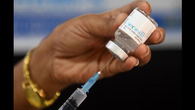 Mohali civil surgeon Dr Adarsh Pal Kaur said over 2.2 lakh people immunised in Mohali have skipped Covid vaccine’s second dose after the due date. (HT PHOTO)