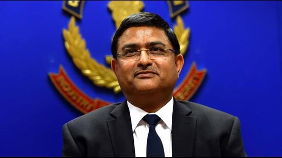 According to a copy of the new SOP, seen by HT, the police chief, Rakesh Asthana has directed personnel at the stations to be grouped into different categories. (HT Archive)