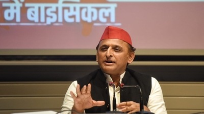 Speculations are going on on over the seat from which Akhilesh Yadav will be making his debut in assembly election in the upcoming UP Assembly Elections 2022. (Hindustan Times/Deepak Gupta) Speculations are going on on over the seat from which Akhilesh Yadav will be making his debut in assembly election in the upcoming UP Assembly Elections 2022. (Hindustan Times/Deepak Gupta)