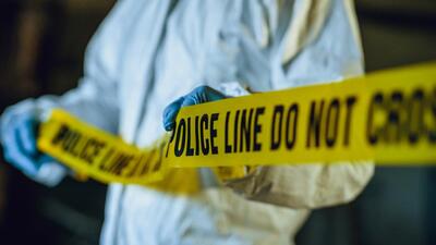 Four robbers assaulted a shopkeeper and his friend before robbing them of ₹1.57 lakh and valuables at his shop in Mandi Mullanpur, Ludhiana. (Getty Images) Four robbers assaulted a shopkeeper and his friend before robbing them of ₹1.57 lakh and valuables at his shop in Mandi Mullanpur, Ludhiana. (Getty Images)