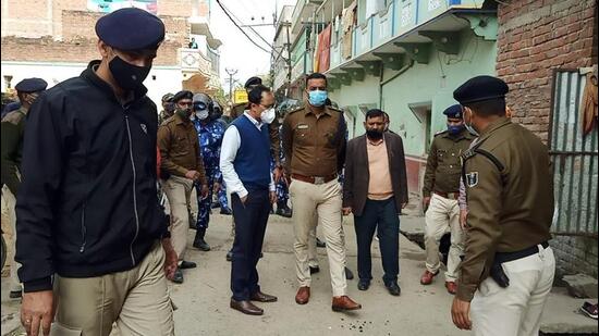 Police carry out investigation into the alleged consumption of suspected spurious liquor in Nalanda on January 15. (ANI)