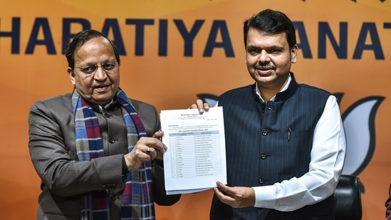 BJP leader Arun Singh and BJP Goa election in-charge Devendra Fadnavis announce the list of party candidates for Goa assembly polls, at BJP HQ in New Delhi,&nbsp;(PTI)