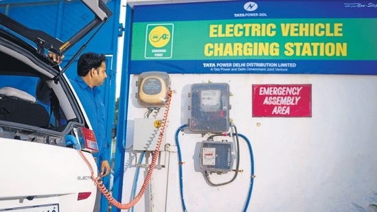 An electric vehicle charging station in New Delhi. (Mint/File)