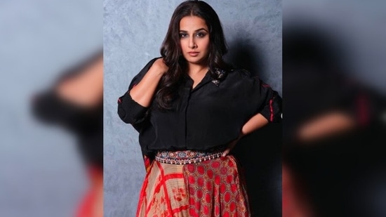 Vidya Balan's hair was styled by Shalaka Bhosle while her makeup was done by Harshal Jariwala.(Instagram/@vidyabalan)