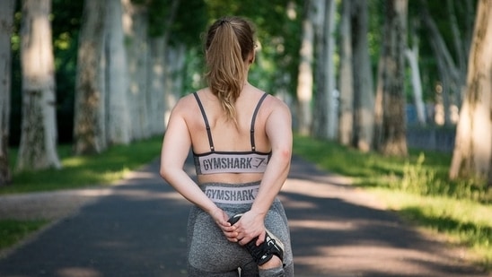 Strengthens your muscles: Walking can strengthen leg and abdominal muscles and increases your range of motion shifting the pressure from your joints to your muscles, this bringing relief in arthritis.(Pixabay)