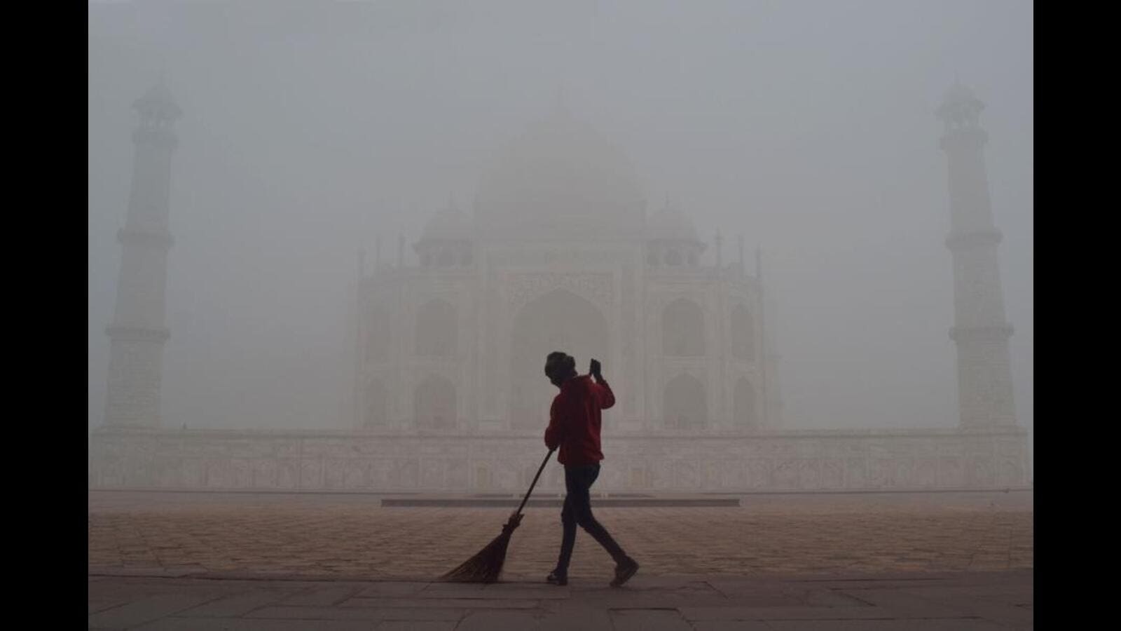 Cold wave, dense fog and thunderstorm expected across UP