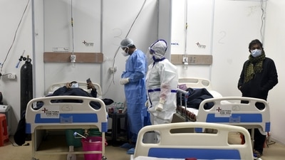 A view inside Commonwealth Games (CWG) Covid Care Centre, near Akshardham Temple, in New Delhi. (Sanjeev Verma/HT PHOTO) A view inside Commonwealth Games (CWG) Covid Care Centre, near Akshardham Temple, in New Delhi. (Sanjeev Verma/HT PHOTO)