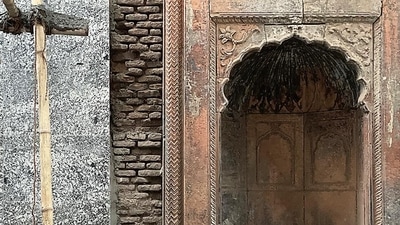 A devotee of old architecture might feel helpless walking around here, and experience a sense of profound loss. A devotee of old architecture might feel helpless walking around here, and experience a sense of profound loss.
