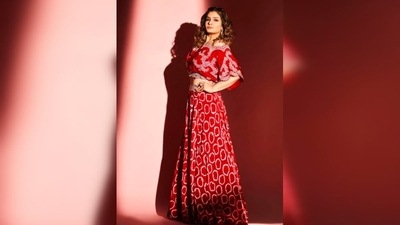 The stylist responsible for making Raveena Tandon look like a diva is Surina Kakkar. (Instagram/@raveenatandon) The stylist responsible for making Raveena Tandon look like a diva is Surina Kakkar. (Instagram/@raveenatandon)