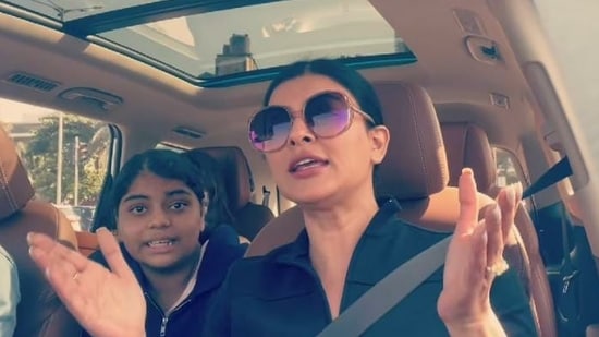 Sushmita Sen and daughter Alisah singing in a video posted by the actor.