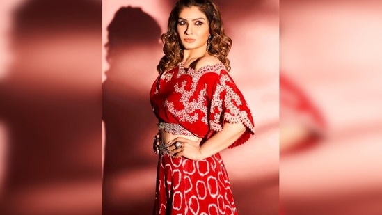Raveena Tandon's pictures were captured by photographer Rohan Pingle.(Instagram/@raveenatandon)