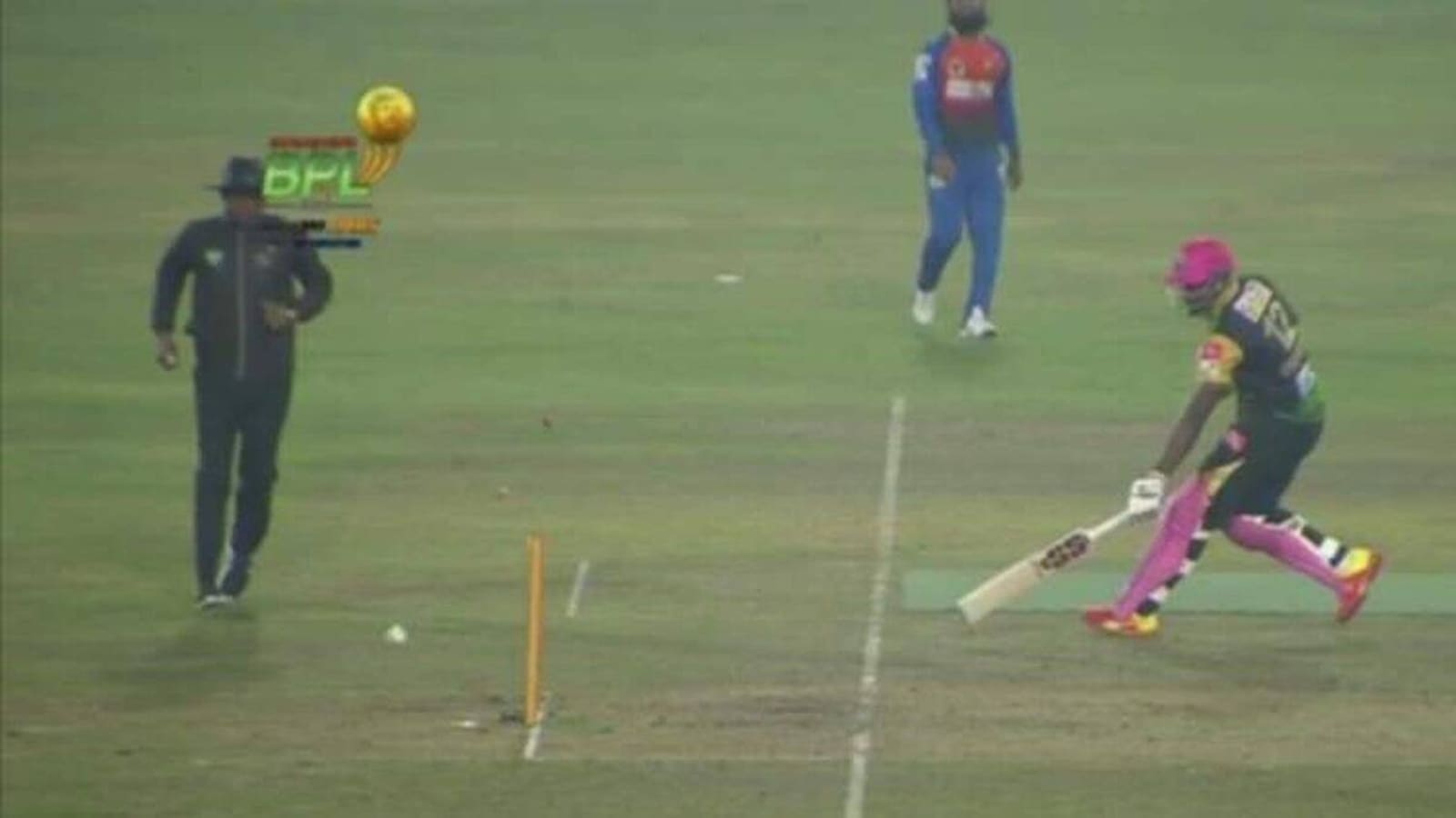 BPL Andre Russell dismissed in a bizarre run-out, video goes viral- WATCH Cricket