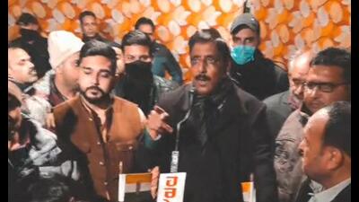 A video of Punjab ex-DGP Mohd Mustafa, who is husband of Congress’ Malerkotla candidate Razia Sultana, is making rounds on social media wherein he can be heard warning the AAP workers. A video of Punjab ex-DGP Mohd Mustafa, who is husband of Congress’ Malerkotla candidate Razia Sultana, is making rounds on social media wherein he can be heard warning the AAP workers.