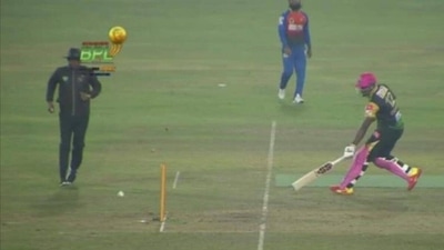 BPL: Andre Russell dismissed in a bizarre run-out, video goes viral- WATCH (SCREENGRAB)
