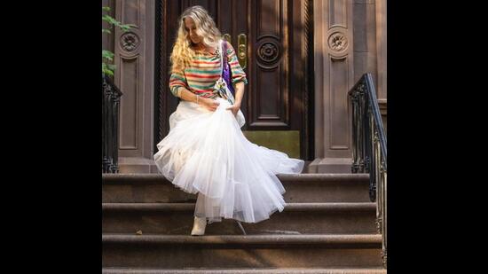 Sarah wears a tulle skirt, a trend that was trending in 2015