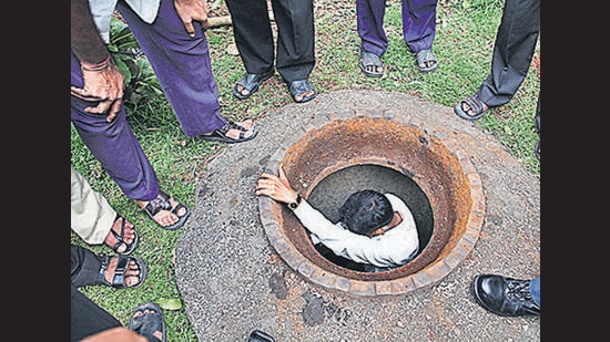 The entrance to a 200-year-old tunnel sits atop the front lawn of Mumbai’s General Post Office. (HT Archives)