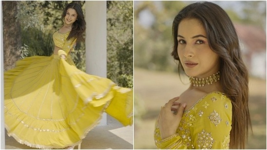 Shehnaaz Gill wears the lehenga with minimal accessories. Shehnaaz Gill wears the lehenga with minimal accessories. 