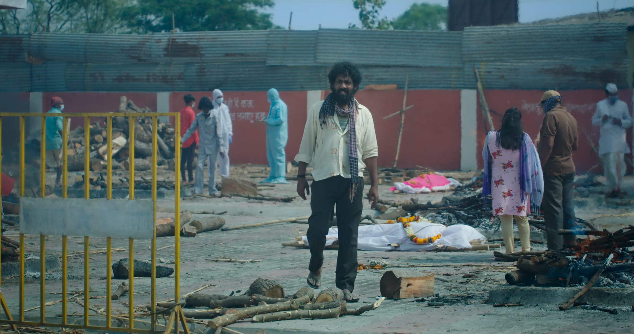 Nagaraj Manule plays Vikas Sawan, a crematorium worker in Vaikundam.