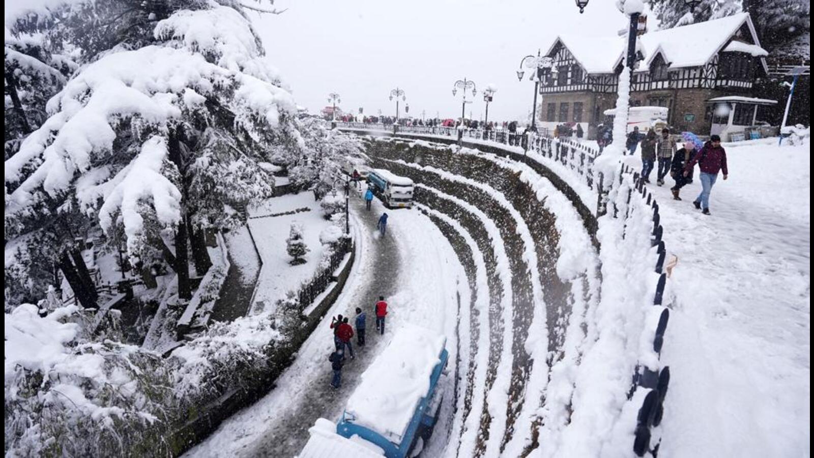 Boulders block ShimlaKalka railway line Hindustan Times