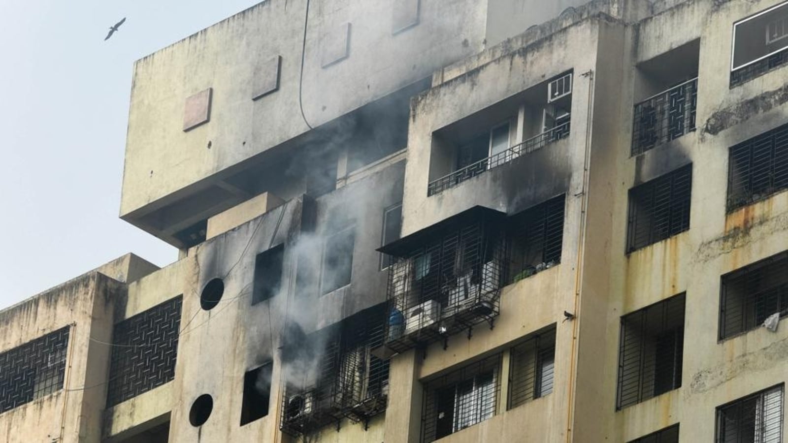 Probe begins in Mumbai building fire, 8 still critical