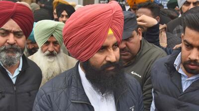 Lok Insaaf party leader Simarjit Singh Bains addressing the media at Shimla Puri area on Gill road in Ludhiana on January 19. Rape victim says police has been claiming that Simarjit Bains is avoiding arrest. (Gurpreet Singh/HT) Lok Insaaf party leader Simarjit Singh Bains addressing the media at Shimla Puri area on Gill road in Ludhiana on January 19. Rape victim says police has been claiming that Simarjit Bains is avoiding arrest. (Gurpreet Singh/HT)