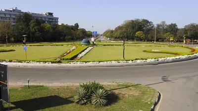 The road stretch from Matka Chowk, straight to Sector 16/17 light point, left turn towards Lyon’s light point and right turn towards Parade Ground, Sector 17, Chandigarh, must be avoided on Monday. (HT Photo)