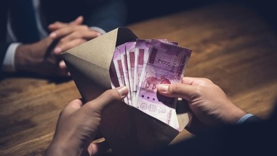 The complainant subsequently approached the CBI which laid a trap and caught the constable who received the bribe in the presence of the head constable. (Getty Images/iStockphoto) The complainant subsequently approached the CBI which laid a trap and caught the constable who received the bribe in the presence of the head constable. (Getty Images/iStockphoto)