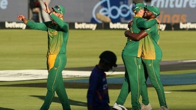 Cricket - Third One Day International - South Africa v India - Newlands Cricket Ground, Cape Town, South Africa - January 23, 2022 South Africa players celebrate winning the match REUTERS/Sumaya Hisham (REUTERS)