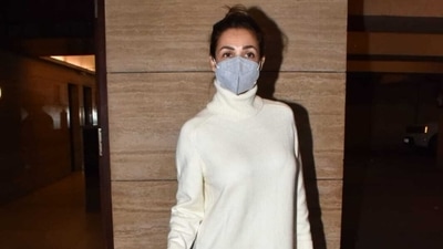 Actor Malaika Arora never ceases to amaze us with her sartorial choices. Whether she's hitting the gym in trendy sports bra and tights, walking the red carpet in a sexy gown or catching a flight in a tailored pantsuit, Malaika Arora's voguish picks never go unnoticed by her fans. The star switched things up last night also, while visiting her sister Amrita Arora's house with her son Arhaan Khan for a dinner date. (HT Photo/Varinder Chawla) Actor Malaika Arora never ceases to amaze us with her sartorial choices. Whether she's hitting the gym in trendy sports bra and tights, walking the red carpet in a sexy gown or catching a flight in a tailored pantsuit, Malaika Arora's voguish picks never go unnoticed by her fans. The star switched things up last night also, while visiting her sister Amrita Arora's house with her son Arhaan Khan for a dinner date. (HT Photo/Varinder Chawla)