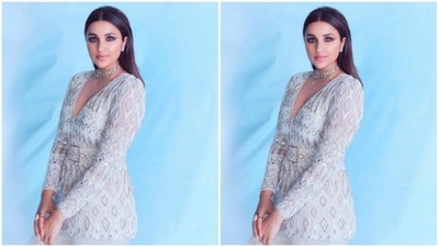 Assisted by makeup artist Lekha Gupta, Parineeti decked up in nude eyeshadow, black eyeliner, black kohl, mascara-laden eyelashes, contoured cheeks and a shade of nude lipstick. (Instagram/@parineetichopra)