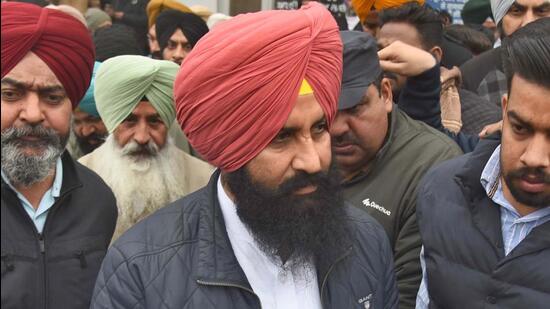 Lok Insaaf party leader Simarjit Singh Bains addressing the media at Shimla Puri area on Gill road in Ludhiana on January 19. Rape victim says police has been claiming that Simarjit Bains is avoiding arrest. (Gurpreet Singh/HT)