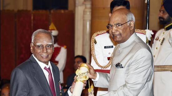 Renowned archaeologist Ramachandaran Nagaswamy was awarded the prestigious Padma Bhushan in 2018 for his outstanding contribution to the field. (Ajay Aggarwal/HT photo)