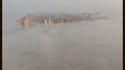 Thick fog engulfs Noida on Monday morning. (Sourced: Mohd Kashif and Arun Chauhan) Thick fog engulfs Noida on Monday morning. (Sourced: Mohd Kashif and Arun Chauhan)