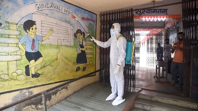 Barring a few districts like Pune, Aurangabad and Ahmednagar, schools in most parts of the state are scheduled to reopen on Monday. (HT_PRINT)