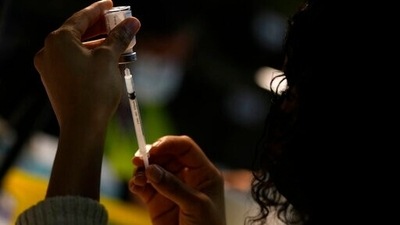 WHO’s regional director for Europe Hans Kluge said he is concerned about the number of unvaccinated people across the globe who are “helping to drive transmission.” In picture - A Pharmacist fills a syringe with Covid-19 vaccine. (AP | Moderna) WHO’s regional director for Europe Hans Kluge said he is concerned about the number of unvaccinated people across the globe who are “helping to drive transmission.” In picture - A Pharmacist fills a syringe with Covid-19 vaccine. (AP | Moderna)