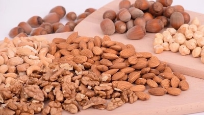 Nuts and seeds: A handful of almonds, pistachios or sunflower seeds can be helpful in relieving symptoms of PMS. They are high in Vitamin B especially B6 and riboflavin that are useful in reducing common PMS symptoms. (Pixabay)