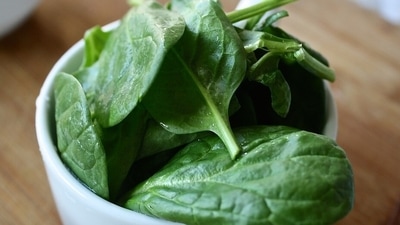 Spinach: Iron-rich food like beans, spinach or raisins can help relieve symptoms of pre-menstrual syndrome in women, according to a study published in American Journal of Epidemiology. (Pixabay)