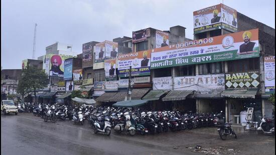 Political parties posters and hoardings at Atam Nagar in Ludhiana where a multi-cornered contest is taking shaping in the Punjab assembly elections. (HT File) Political parties posters and hoardings at Atam Nagar in Ludhiana where a multi-cornered contest is taking shaping in the Punjab assembly elections. (HT File)