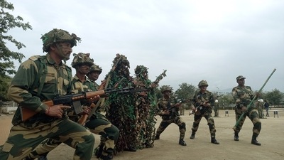 New recruits of Border Security Force(BSF) undergoing primary training at Subsidiary training centre (STC) of BSF, in Udhampur. (ANI)