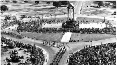 The Indian armed forces march at India Gate on Republic Day in 1952. (HT File Photo) The Indian armed forces march at India Gate on Republic Day in 1952. (HT File Photo)