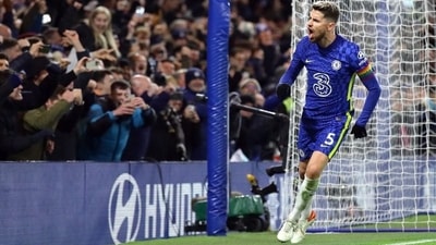 Chelsea midfielder Jorginho celebrates after scoring&nbsp;