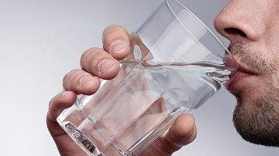 3. Stay hydrated - No matter what; always stay hydrated even if you are super busy too. Keep your fluid level high; drink water throughout your day. Staying hydrated will help to prevent dark circles and puffy eyes. (Shutterstock) 3. Stay hydrated - No matter what; always stay hydrated even if you are super busy too. Keep your fluid level high; drink water throughout your day. Staying hydrated will help to prevent dark circles and puffy eyes. (Shutterstock)