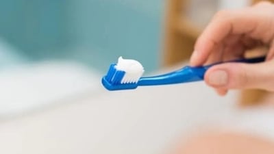 5. Brushing twice everyday: It is important to brush each time post meals especially after eating sticky food items like chocolates. Since it is impossible to brush teeth 4-5 times a day, brushing it twice xis the least we can do. (Shutterstock)