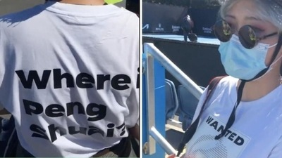 Fans are free to wear, "Where is Peng Shuai?" shirts at the Australian Open (Twitter/_TennisCoaching) Fans are free to wear, "Where is Peng Shuai?" shirts at the Australian Open (Twitter/_TennisCoaching)