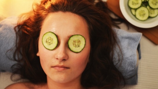 6. Always moisturize the eye area well with hydrating under eye cream. You can also apply under eye mask but consult with the dermatologist before using such things.  (Twitter/longevitymag)