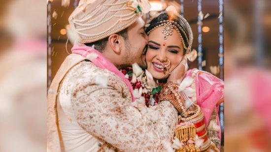 Aditya Narayan and Shweta Agarwal tied the knot on December 1, 2020, in an intimate ceremony in Mumbai.(Instagram/@shwetaagarwaljha)