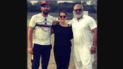 The image shows Yuvraj Singh with his wife Hazel Keech and father Yograj Singh. (Instagram/@yograjofficial)