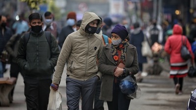 Traders have been demanding that Covid-19 curbs should be eased in Delhi. (Sanchit Khanna/HT Photo) Traders have been demanding that Covid-19 curbs should be eased in Delhi. (Sanchit Khanna/HT Photo)